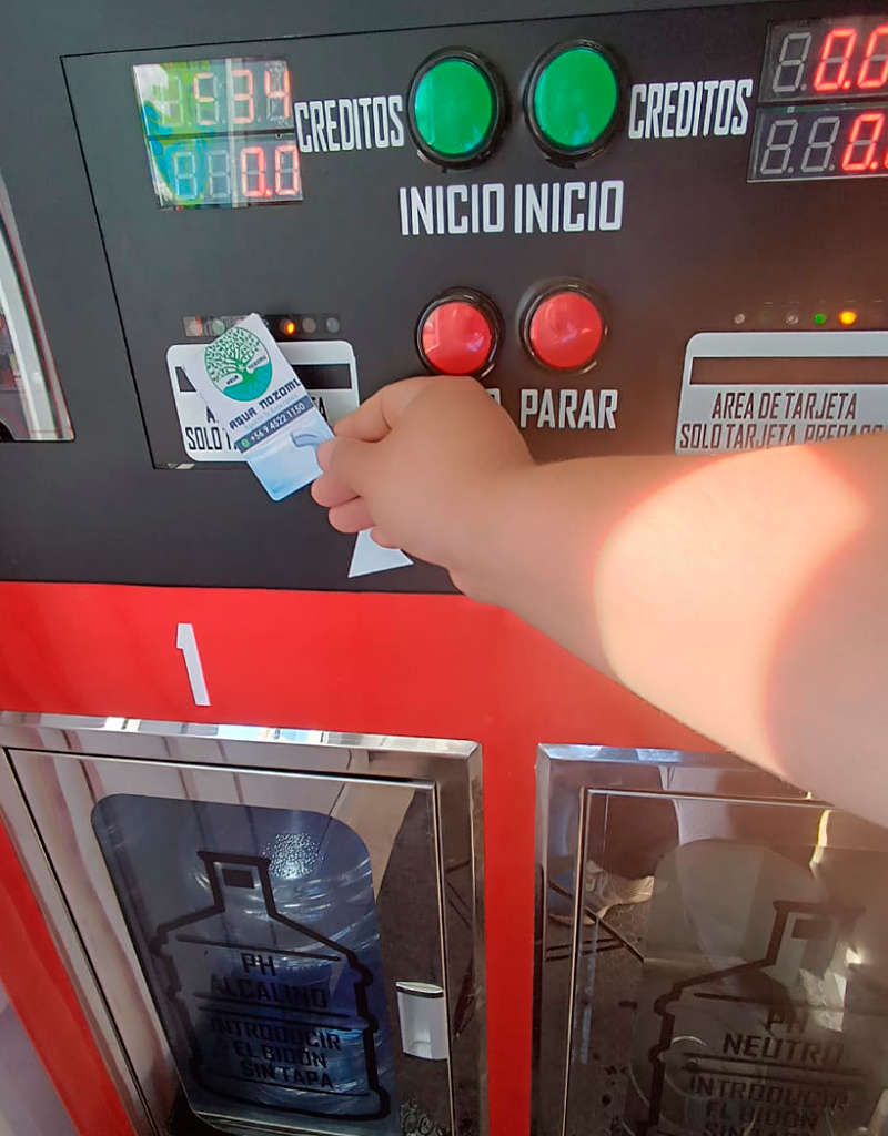 Paso 4: Acercar la tarjeta